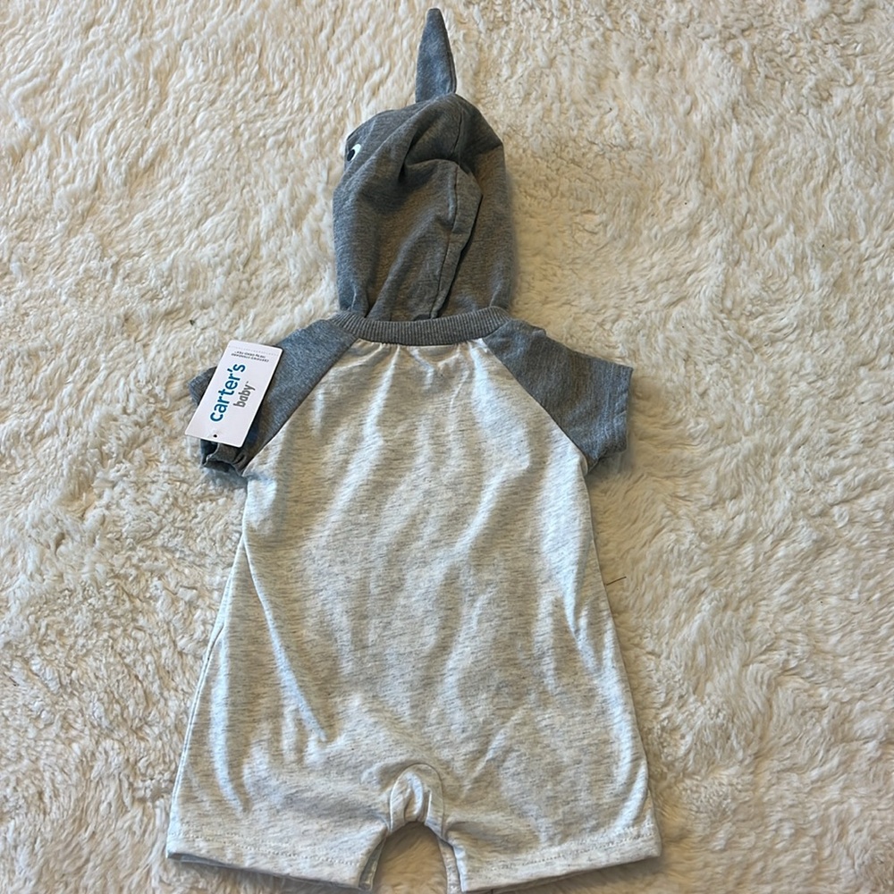 Carters shark onsie - Picture 6 of 7